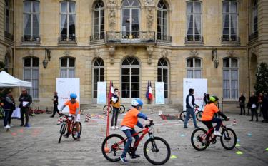 Một sự kiện khuyến khích trẻ em đạp xe tổ chức ở Paris vào ngày 20-9.