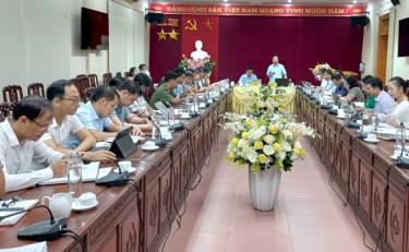 Quang cảnh buổi làm việc giữa đoàn công tác của Sở Nội vụ và huyện Văn Yên.