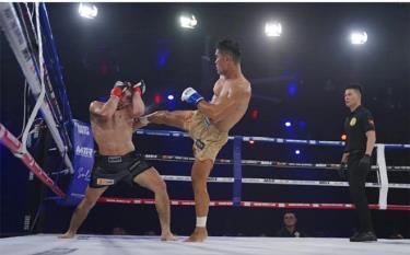 Trần Quốc Tuấn đánh bại Machaev (Uzbekistan) ở hạng cân 68kg nam