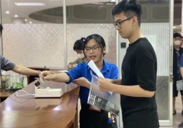 Kiểm tra thông tin thí sinh tại đợt thi đánh giá tư duy năm 2023 do Đại học Bách khoa Hà Nội tổ chức