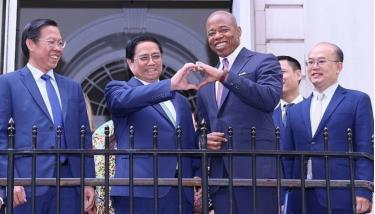 Thủ tướng Phạm Minh Chính gặp Thị trưởng New York Eric Adams và chứng kiến lễ ký Biên bản ghi nhớ thiết lập quan hệ kết nghĩa giữa thành phố New York và TP.HCM hôm 22-9.